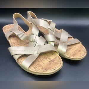 Naturalizer- Womens Wyla Sandals- Beige, Size:8W, Small piece chipped on strap‎